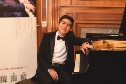 Arsen Dalibaltayan, Klavier